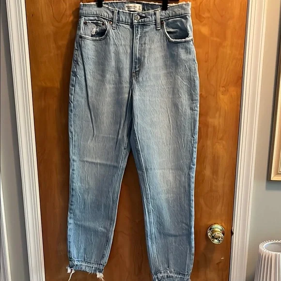 Abercrombie & Fitch High Rise Mom Jean Light Blue Denim Jeans - Picture 2 of 6
